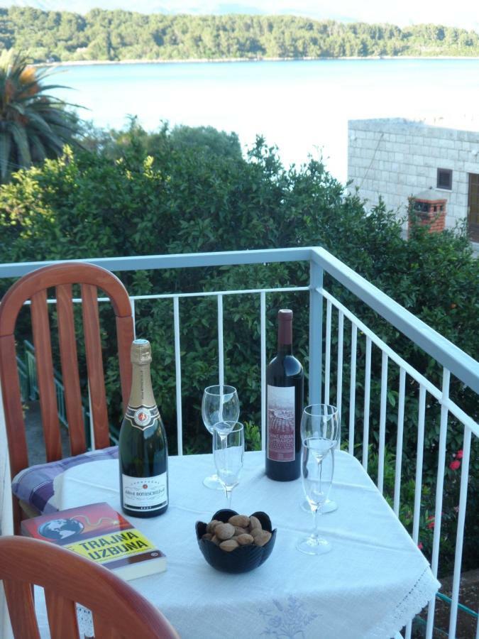Adrian'S Apartments & Winery لومباردا المظهر الخارجي الصورة