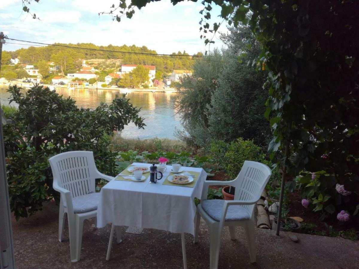 Adrian'S Apartments & Winery لومباردا المظهر الخارجي الصورة
