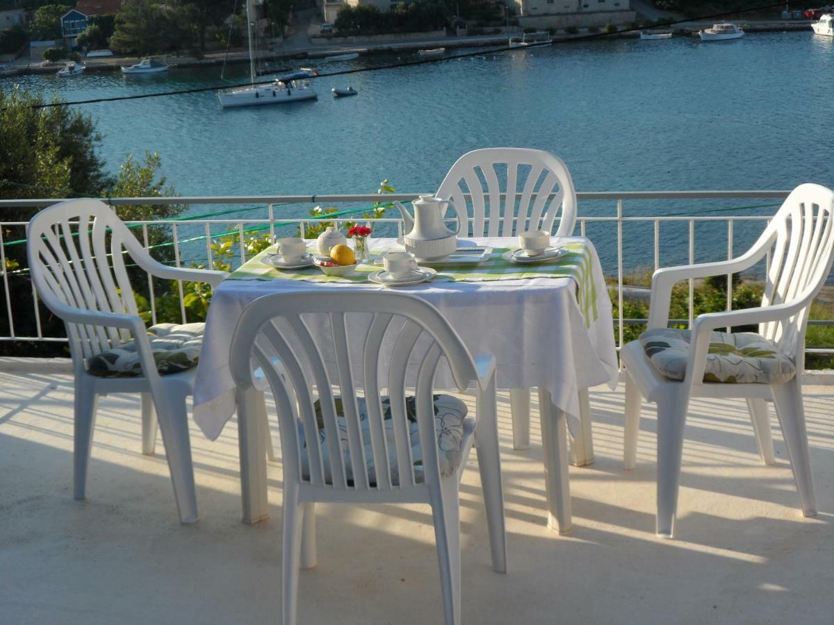 Adrian'S Apartments & Winery لومباردا المظهر الخارجي الصورة